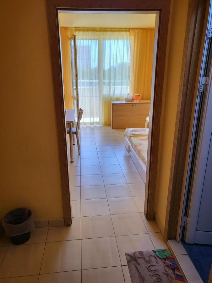 Appartement Apartamenti Ivaia à Varna Extérieur photo