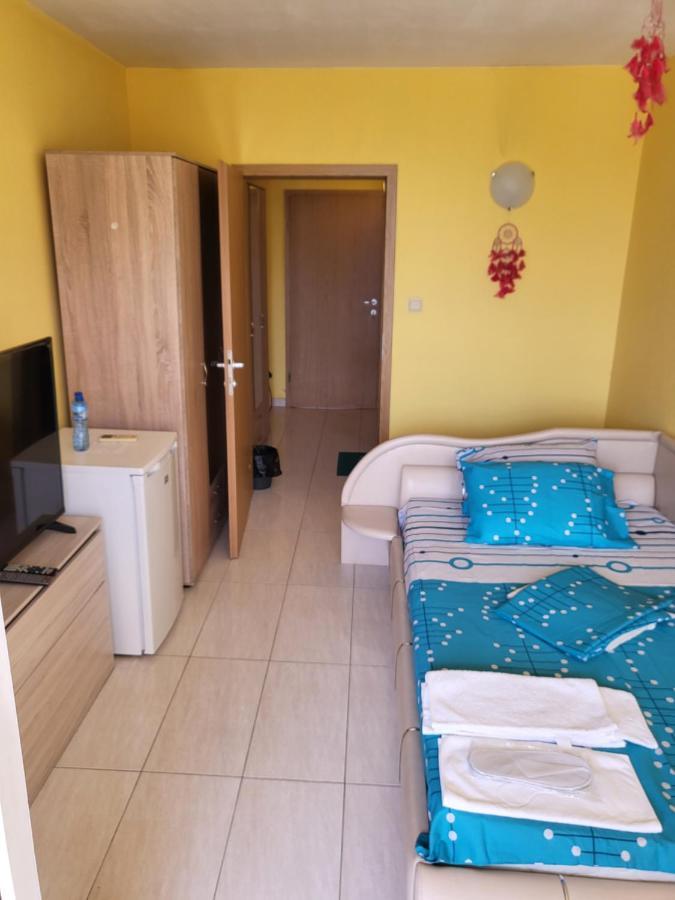 Appartement Apartamenti Ivaia à Varna Extérieur photo