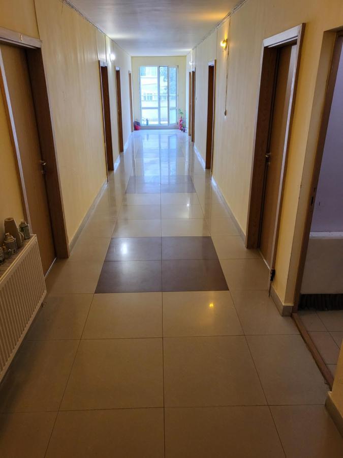 Appartement Apartamenti Ivaia à Varna Extérieur photo