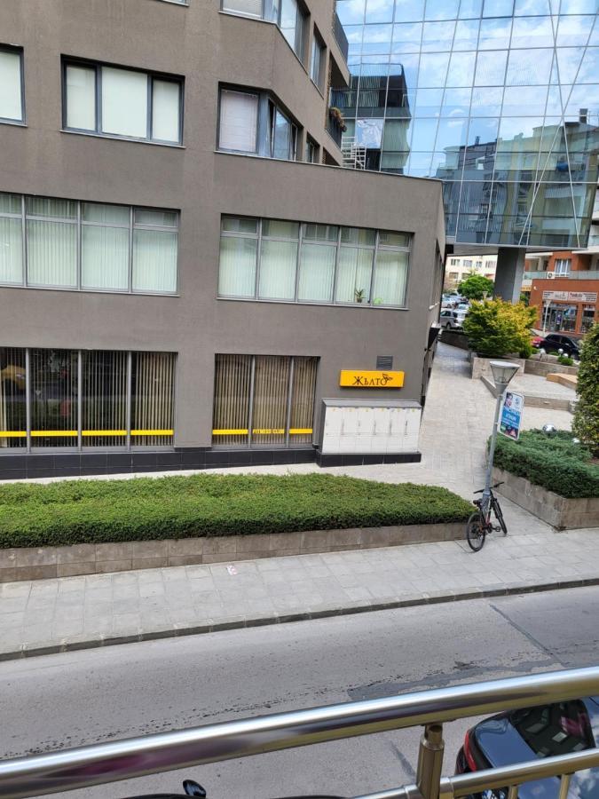 Appartement Apartamenti Ivaia à Varna Extérieur photo