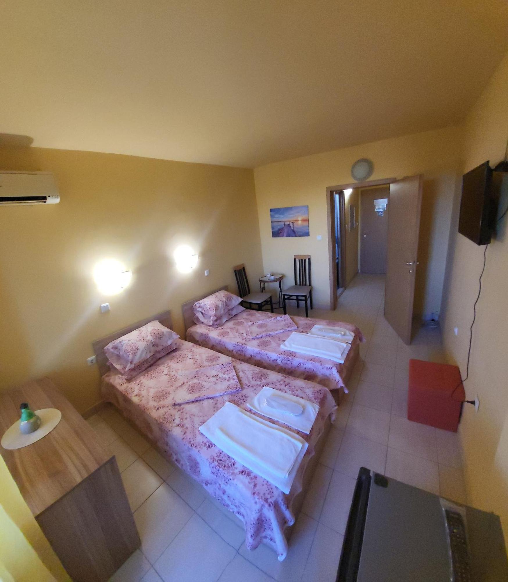 Appartement Apartamenti Ivaia à Varna Extérieur photo