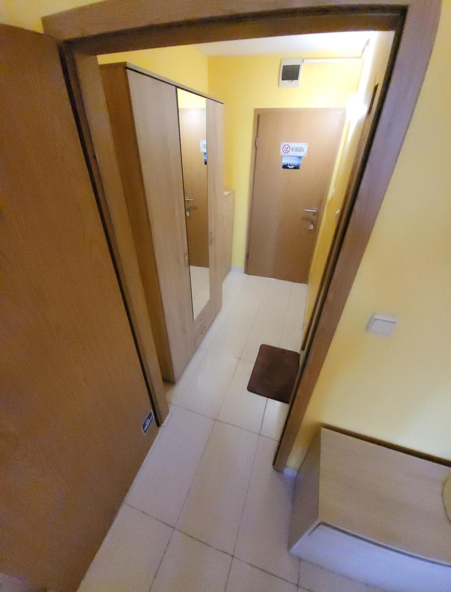 Appartement Apartamenti Ivaia à Varna Extérieur photo