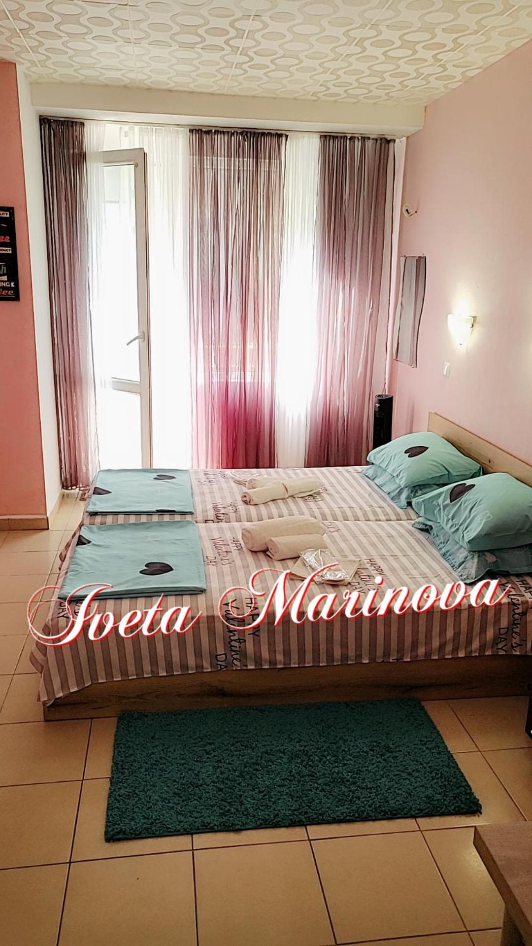 Appartement Apartamenti Ivaia à Varna Extérieur photo